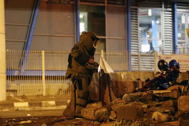 Attentat dans un terminal de bus à Jakarta: Un policier tué et cinq blessés