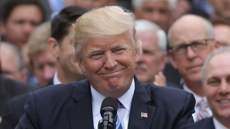 Abrogation de l’Obamacare:  » Ce sera une victoire incroyable » se félicite Donald Trump