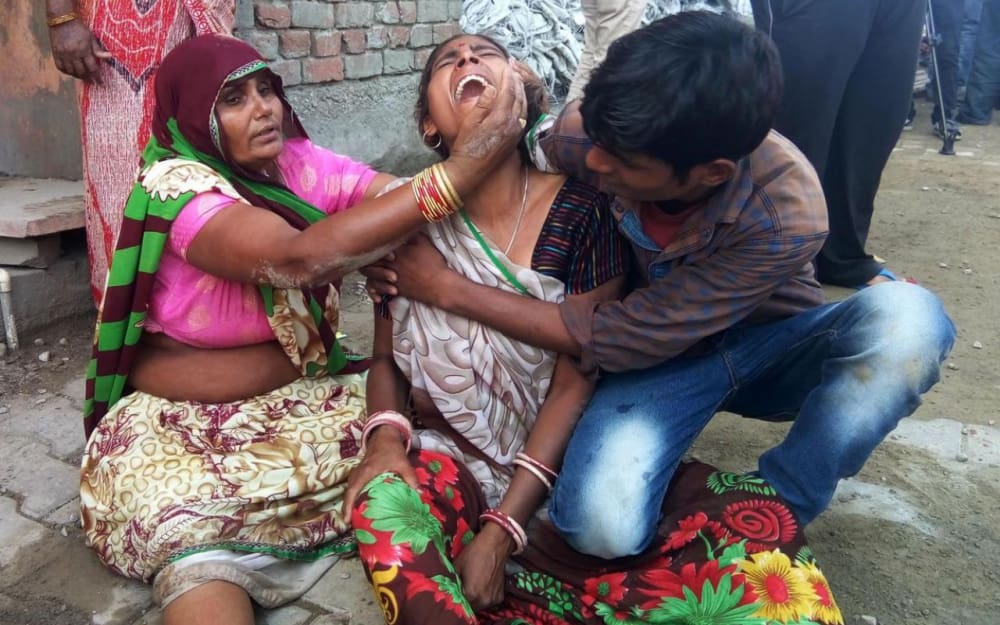 Vingt quatre morts dont quatre enfants tués lors de l’effondrement d’un mur pendant un mariage en Inde