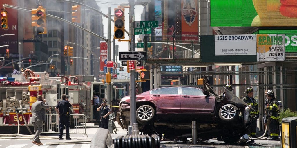 New York: Une voiture renverse des piétons à Times Square, faisant un mort et plusieurs blessés (vidéo)