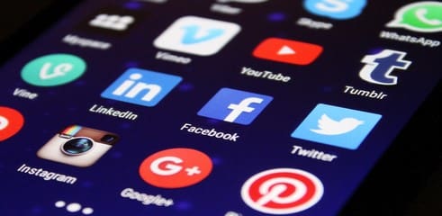 Twitter annonce la suppression de milliers de comptes «liés à des puissances étrangères»