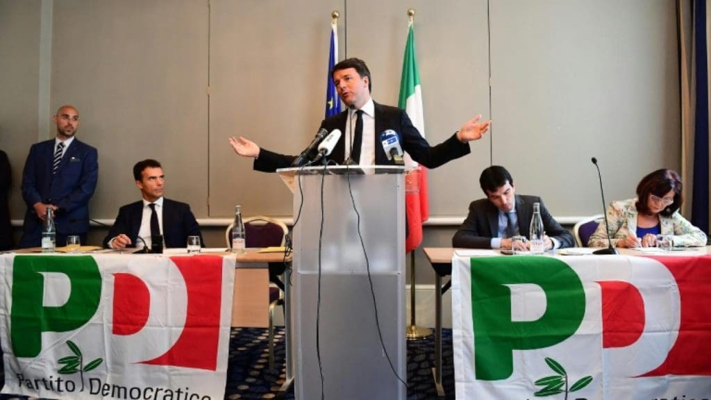 Italie: L’ancien chef du gouvernement Matteo Renzi, réélu à la tête du parti démocrate