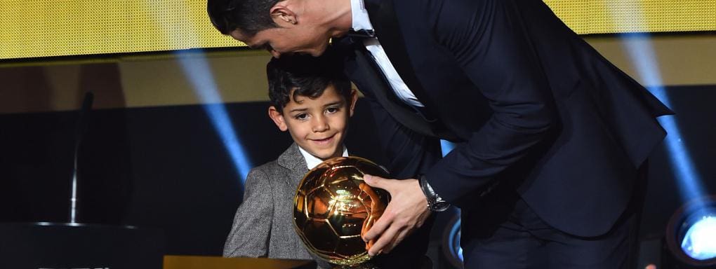 Cristiano Ronaldo: Son fils de 6 ans semble marcher sur ses traces (vidéo)