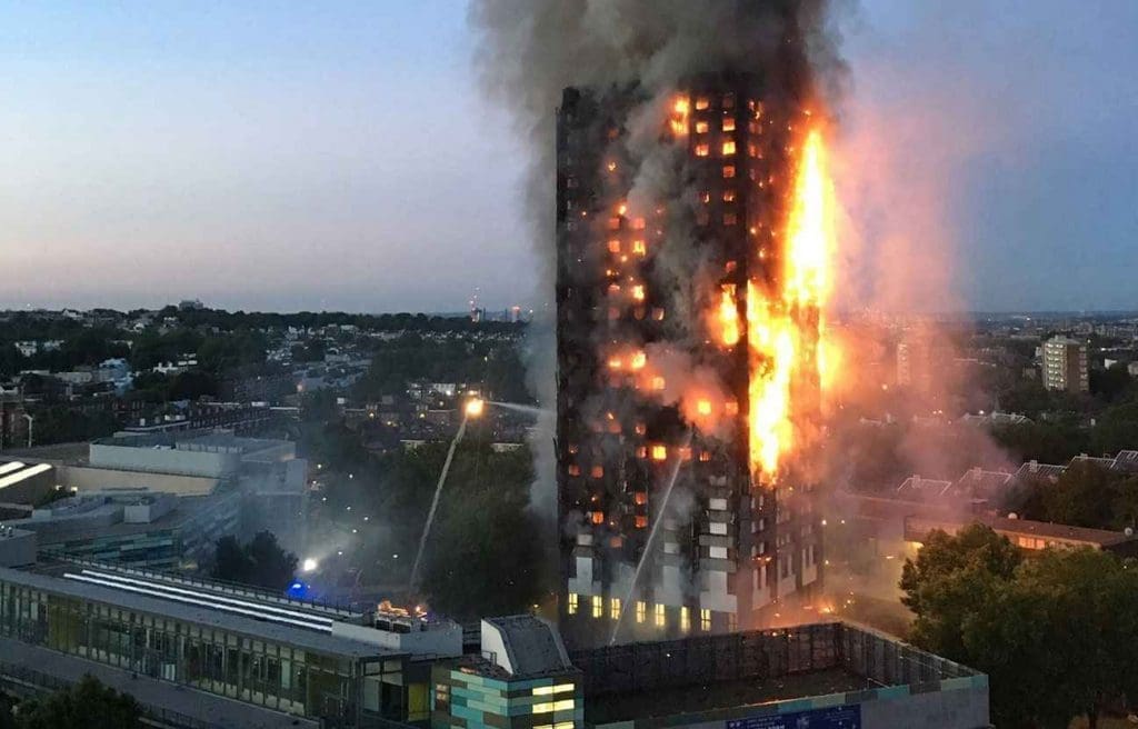 Spectaculaire incendie dans le centre de Londres