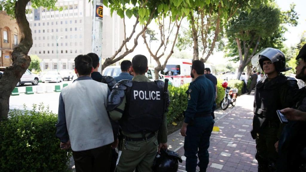 Iran: 7 morts dans les attaques du mausolée et du parlement iranien