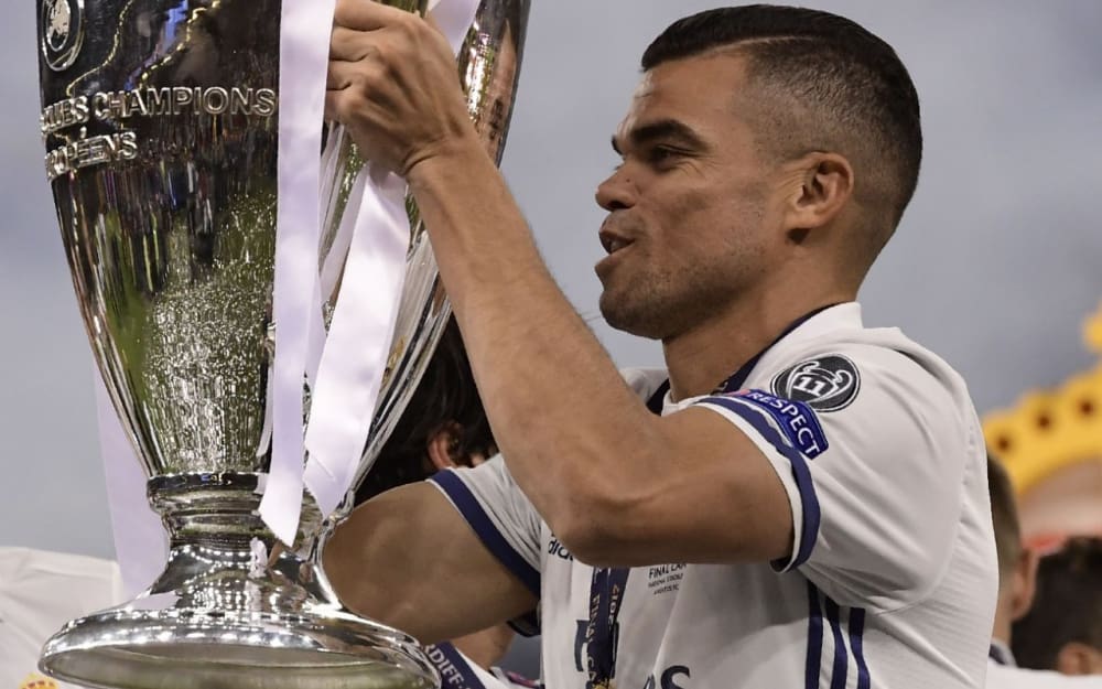 Real Madrid: Pepe confirme son départ