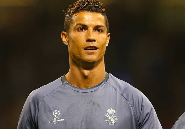 Cristiano Ronaldo aurait versé 200 000 euros à la mère porteuse de ses faux jumeaux