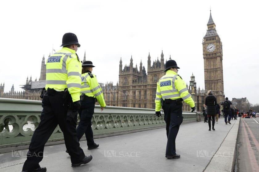 Royaume-Uni: Un homme arrêté armé d’un couteau devant le parlement