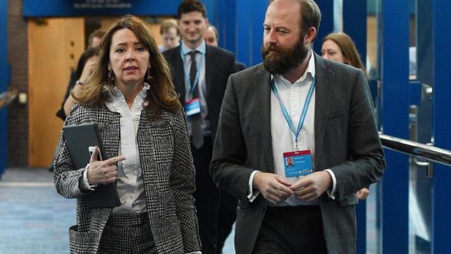 Royaume-Uni: Démission des deux chefs de cabinet de Theresa May