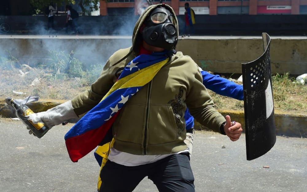 Deux manifestants tués lors d’affrontements avec la police au Venezuela
