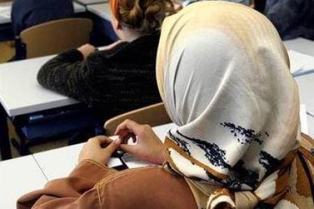 États-Unis: Un policier retire le foulard d’une musulmane, elle obtient 85000 dollars