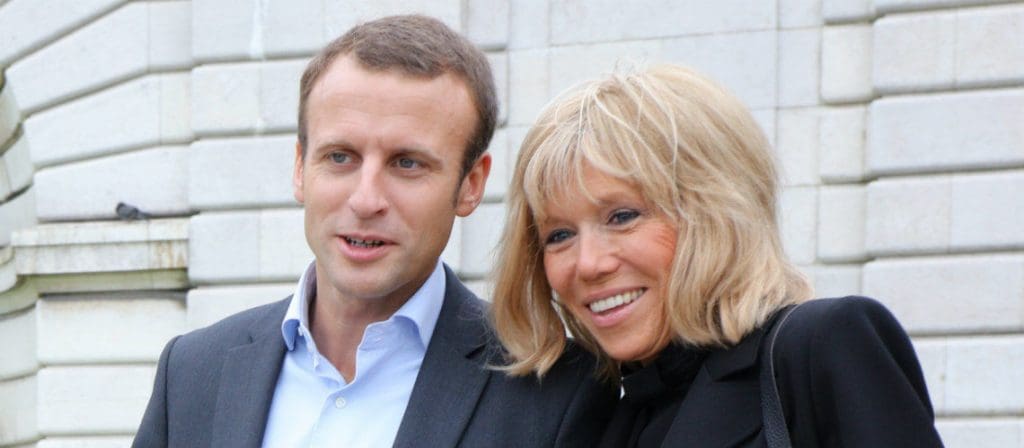 Daily Mail : « BFM TV révèle que Brigitte Macron a reçu un appel téléphonique disant que son mari était avec un amant gay »