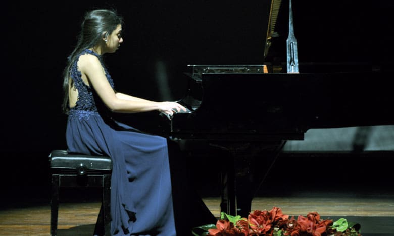 Carthage: La pianiste marocaine Nour Ayadi brille de mille feux