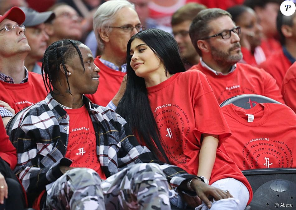 Kylie Jenner prépare sa grande annonce de grossesse