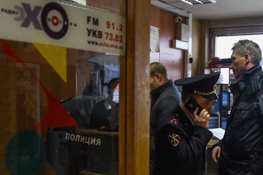 Russie: Une journaliste critique du Kremlin, poignardée à Moscou
