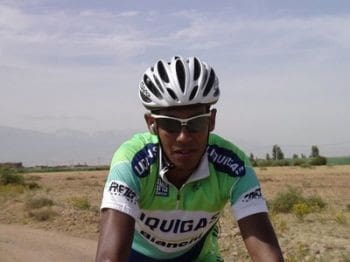 Le Marocain Abdellah Hida prend le maillot jaune de leader lors du tour d’Algérie de cycliste 2017