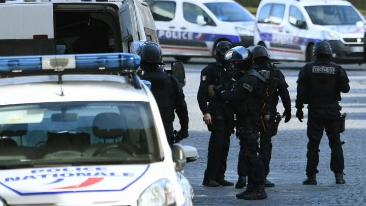 Paris: découverte d’un engin explosif