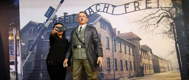 Indonésie: Un musée propose de se prendre en selfie avec  une statue d’hitler sur fond d’Auschwitz