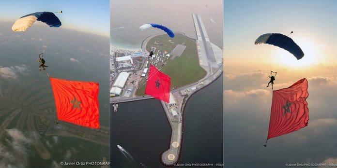 42e anniversaire de la marche verte: Le parachutiste Anas Bekkali a hissé le drapeau marocain