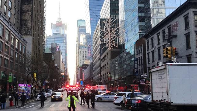 New York: Explosion d’origine inconnue, un homme arrêté et quatre personnes légèrement blessées