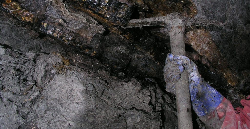 El Khalfi: « le ministère de l’Energie et des mines a retiré 1.400 licences d’exploitation des mines »