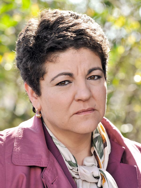 Interview: Farida Ouchani, actrice confirmée en France, méconnue du public marocain