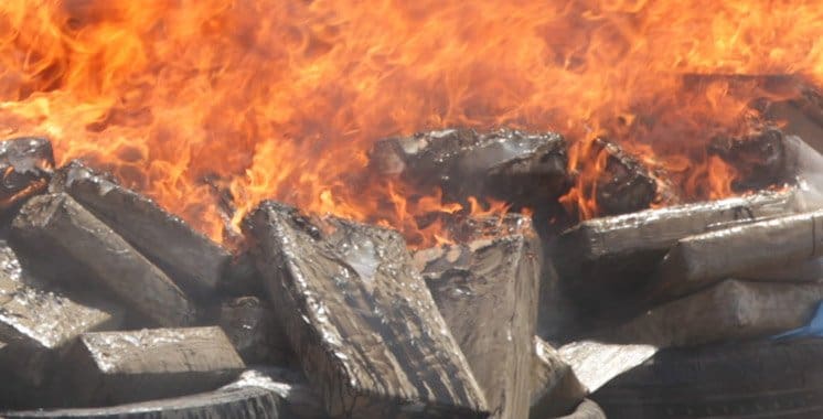 Destruction de produits de contrebande et avariés à Dakhla d’une contre-valeur de 22 milliards