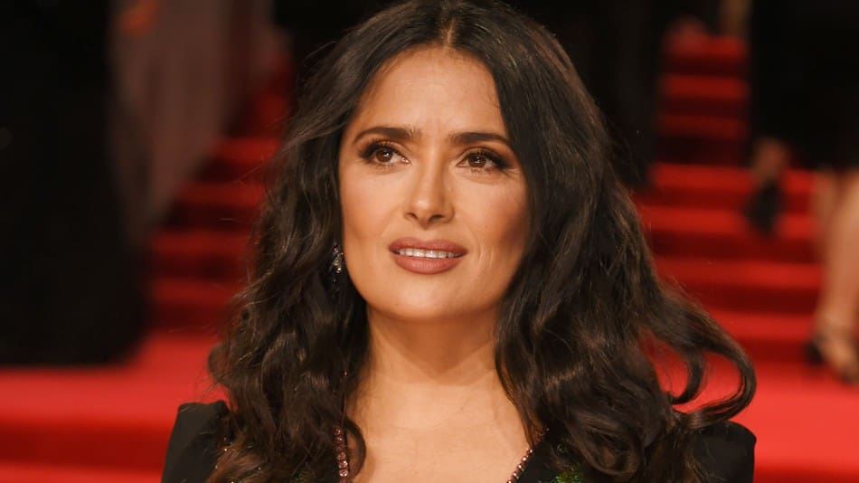 Cannes : Salma Hayek veut que les acteurs se sacrifient pour l’égalité salariale