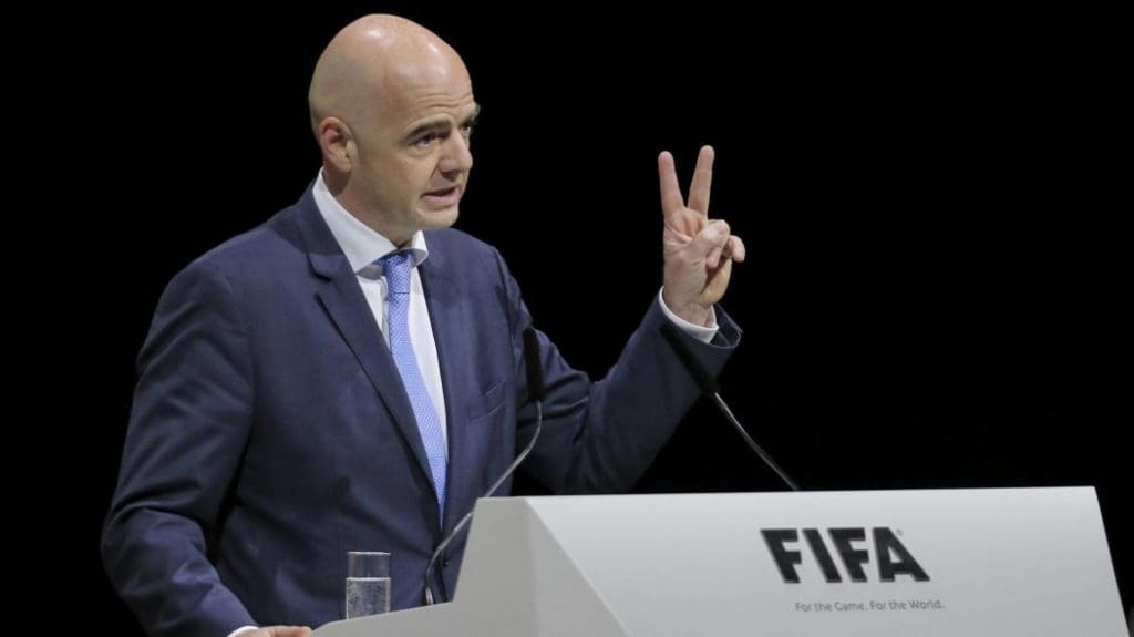 Complots, corruption, matchs truqués, arbitres achetés, racisme: la FIFA pire que la CPI !