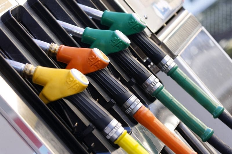 Le gouvernement appelle les stations à afficher le prix et le nom de chaque type de carburant