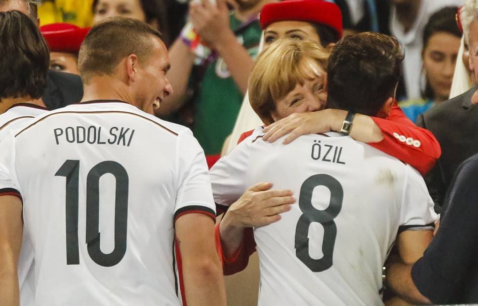 Merkel « respecte » le retrait d’Özil de l’équipe nationale