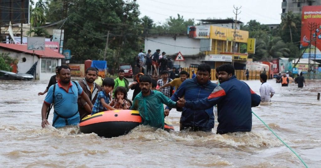 Inde: La plus violente mousson depuis un siècle fait plus de 400 morts dans le Kerala