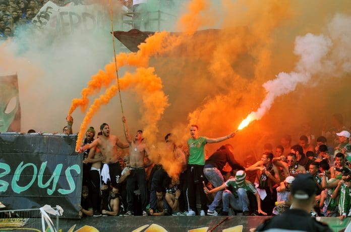 Jusqu’à 5 ans de prison ferme pour les détenteurs des pétards et fumigènes