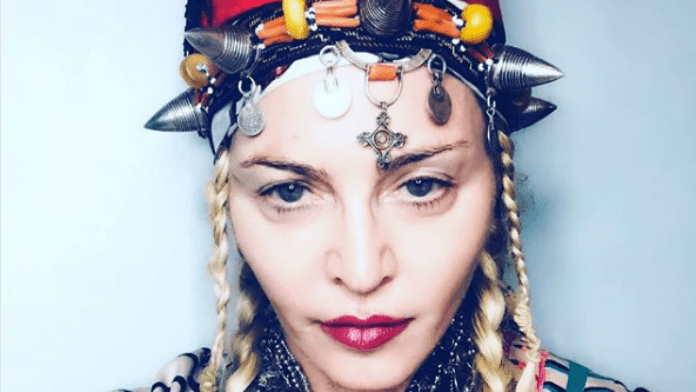 Madonna, en tenue Amazighe, à Marrakech pour son 60e anniversaire