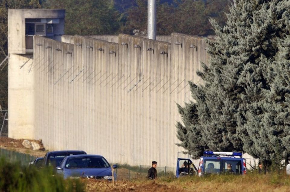 Madrid: seize immigrés, algériens en majorité, s’évadent d’un centre de détention d’étrangers