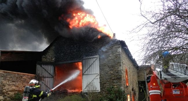 Ifrane: Une ferme incendiée provoque la déflagration de 140 bonbonnes de gaz