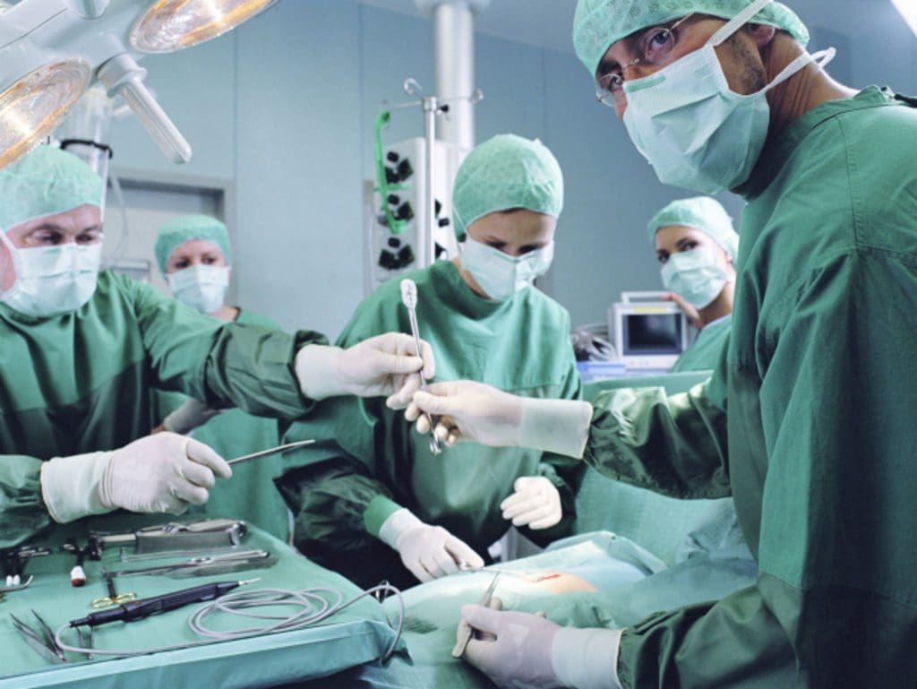 Première opération chirurgicale de valvulopathie mitrale et aortique à l’hôpital Mohammed VI de Tanger