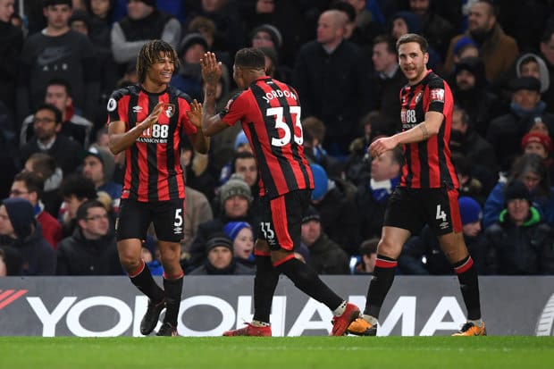 Chelsea rejoint Liverpool en tête de Premier League