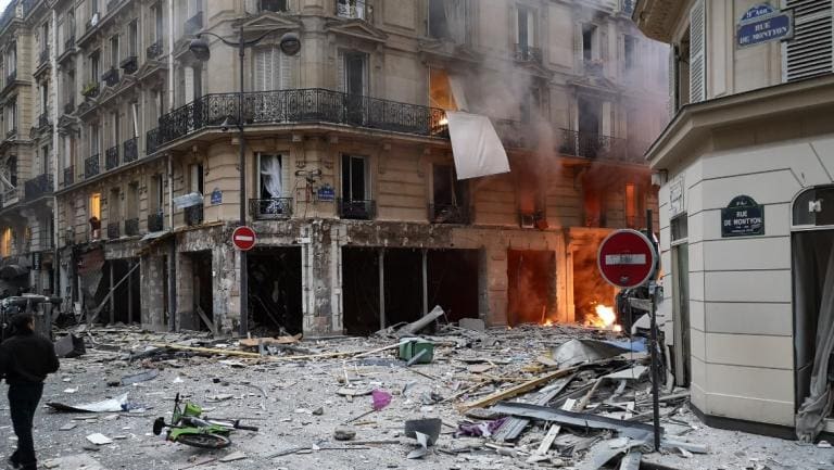 Paris : une très violente explosion saccage un immeuble et fait  de « nombreux blessés »