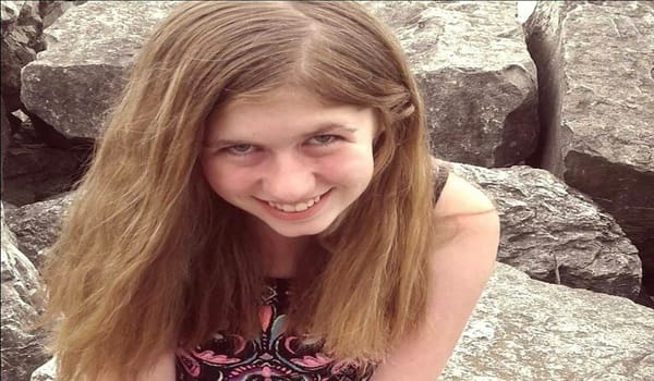 Etats-Unis: une adolescente de 13 ans s’enfuit après 88 jours aux mains du tueur de ses parents