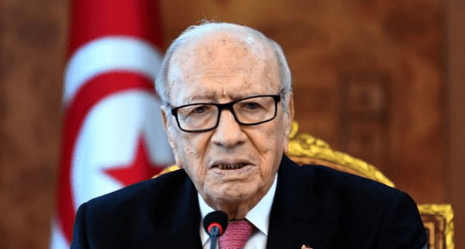 Les autorités tunisiennes enquêtent sur les pages Facebook liées à la rumeur sur le décès du président