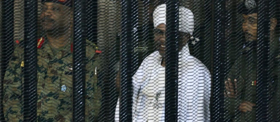 Soudan : ouverture du procès d’Omar el-Béchir, un procès en trompe-l’œil