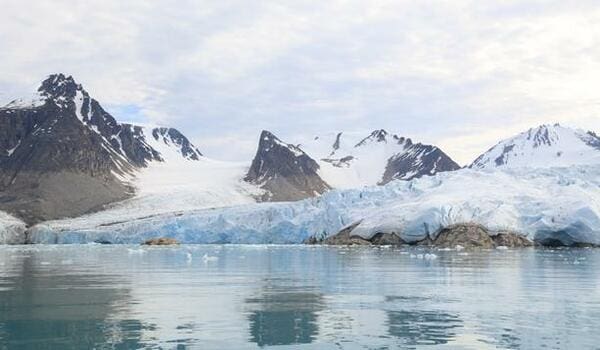 Un morceau de banquise chargé de microplastiques retrouvé dans l’Arctique DR