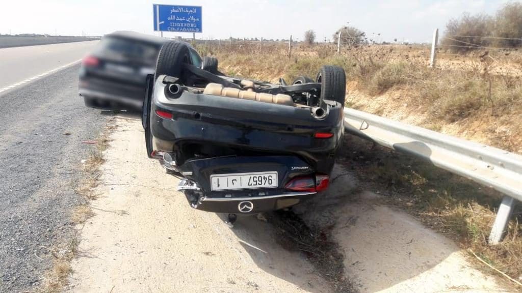 L’épouse du ministre Khalfi victime d’un accident avec légères blessures à bord d’un véhicule de la primature