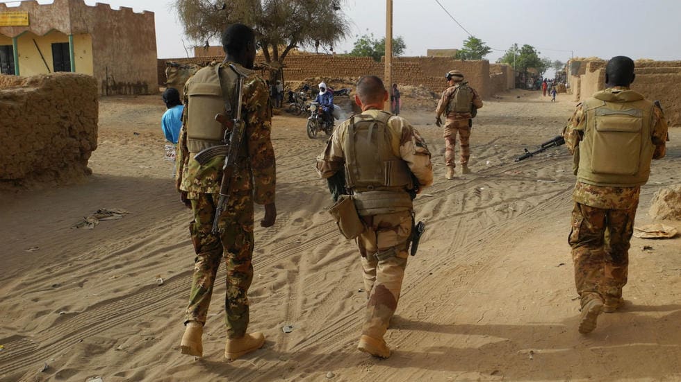 Une force française élimine une cinquantaine de djihadistes au Mali, près de la frontière burkinabée