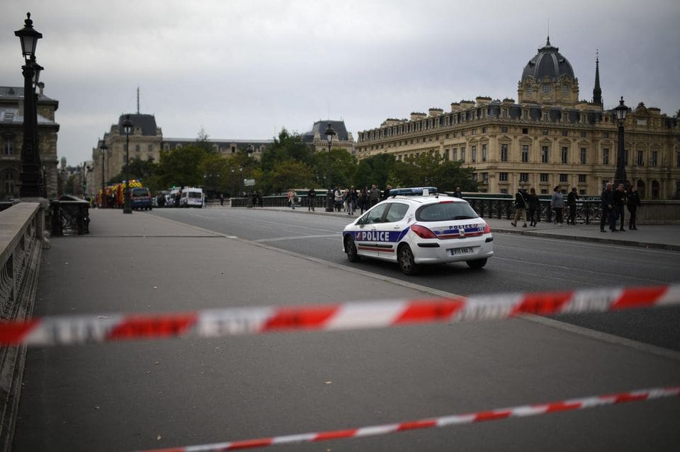 Agression à la préfecture de police de Paris: une cinquième victime déplorée