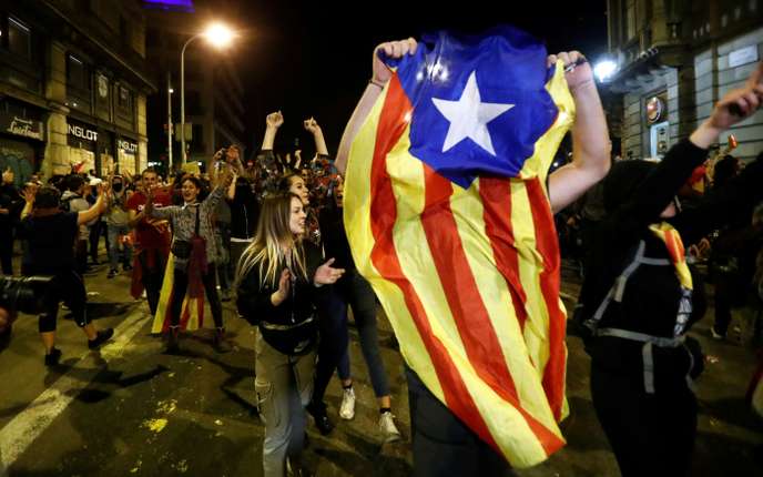 Nuit plus calme à Barcelone, où les indépendantistes demandent des «négociations»