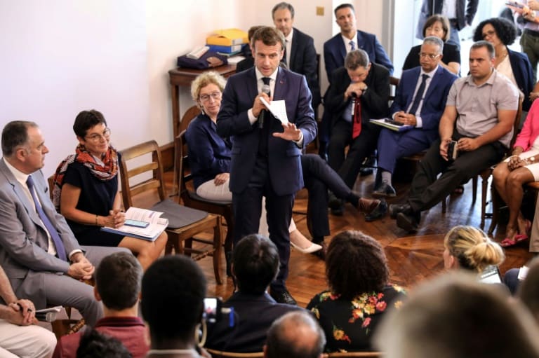 Macron tranche sur le voile dans l’espace public : « ce n’est pas l’affaire de l’Etat »