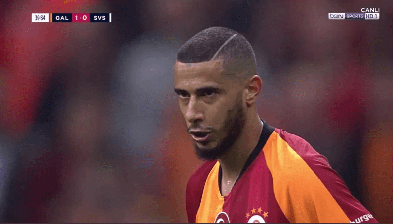 Sifflé par le public, Belhanda insulte les supporters de son propre club