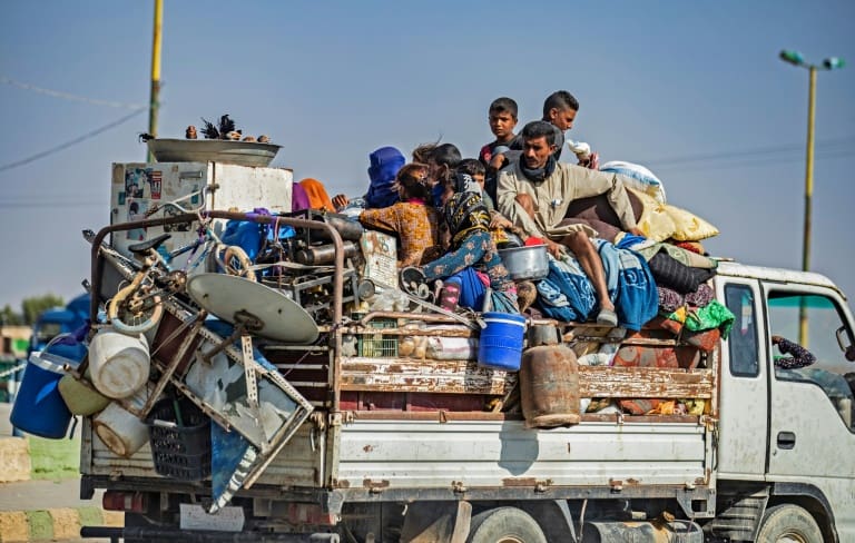 En Syrie, les civils fuient l’avancée des forces turques contre les Kurdes